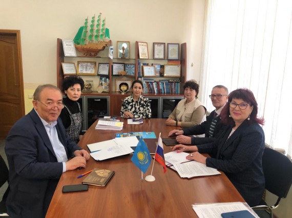 Подписан договор о международном сотрудничестве между Высшим колледжем Казпотребсоюза г.Астана и Барнаульским кооперативным техникумом