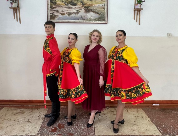 Команда Барнаульского кооперативного техникума поздравила военнослужащих в госпитале Министерства обороны РФ с Днем защитника Отечества