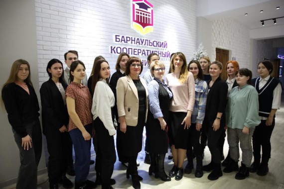 Студенты Барнаульского кооперативного техникума успешно сдали демонстрационный экзамен по компетенции R63 «Социальная работа»