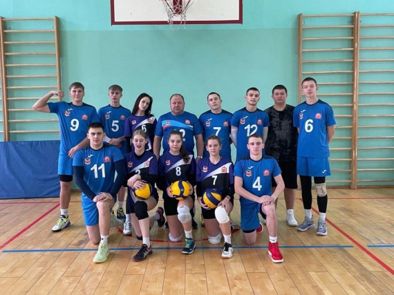 Сборная Барнаульского кооперативного техникума &ndash; чемпион соревнований по волейболу