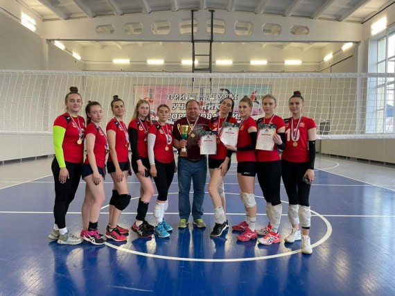 Женская волейбольная сборная Барнаульского кооперативного техникума выиграла Кубок женской волейбольной лиги
